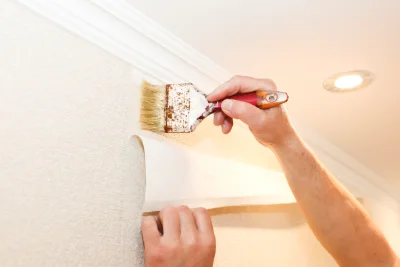 Pose de papier peint à Lumbin — revêtements muraux et toiles de verre